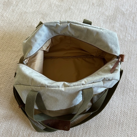 Soft Duffel Bag - army green and gray/beige NWT - Picture 4 of 4